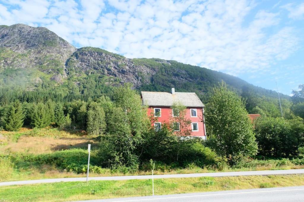 Apartment With Lake View In Jolster Ardal  Exterior photo